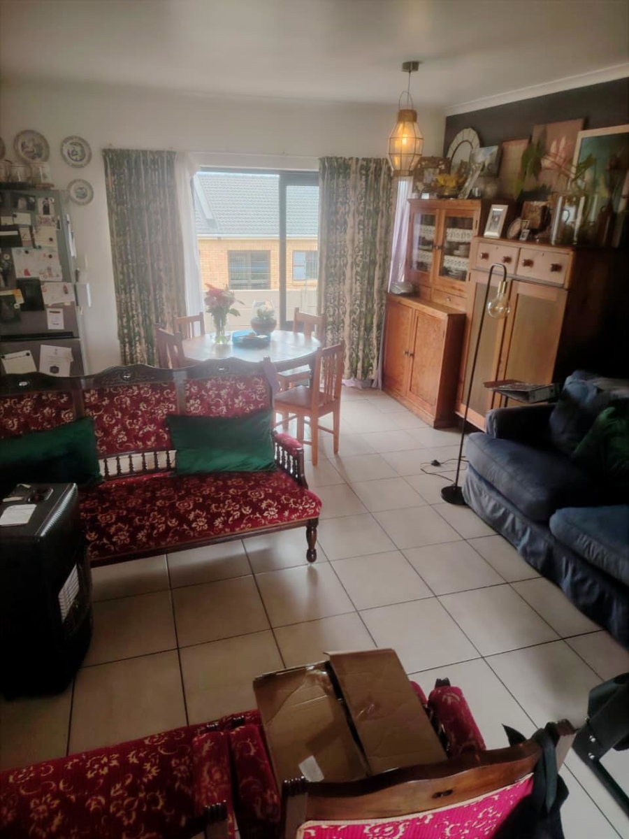 3 Bedroom Property for Sale in The Crest Western Cape